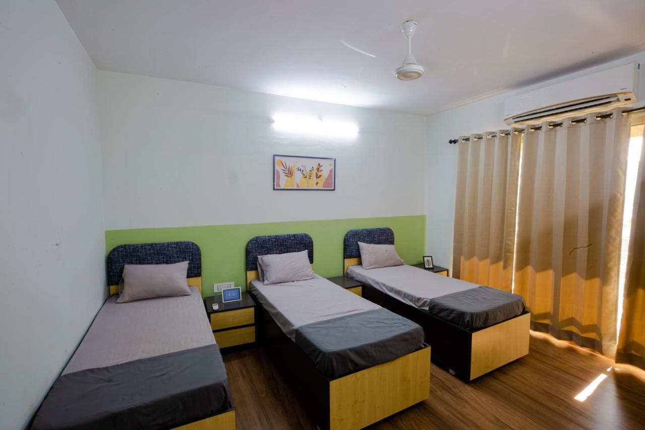 Albergue Covie Kharghar 200 Navi Mumbai Exterior foto